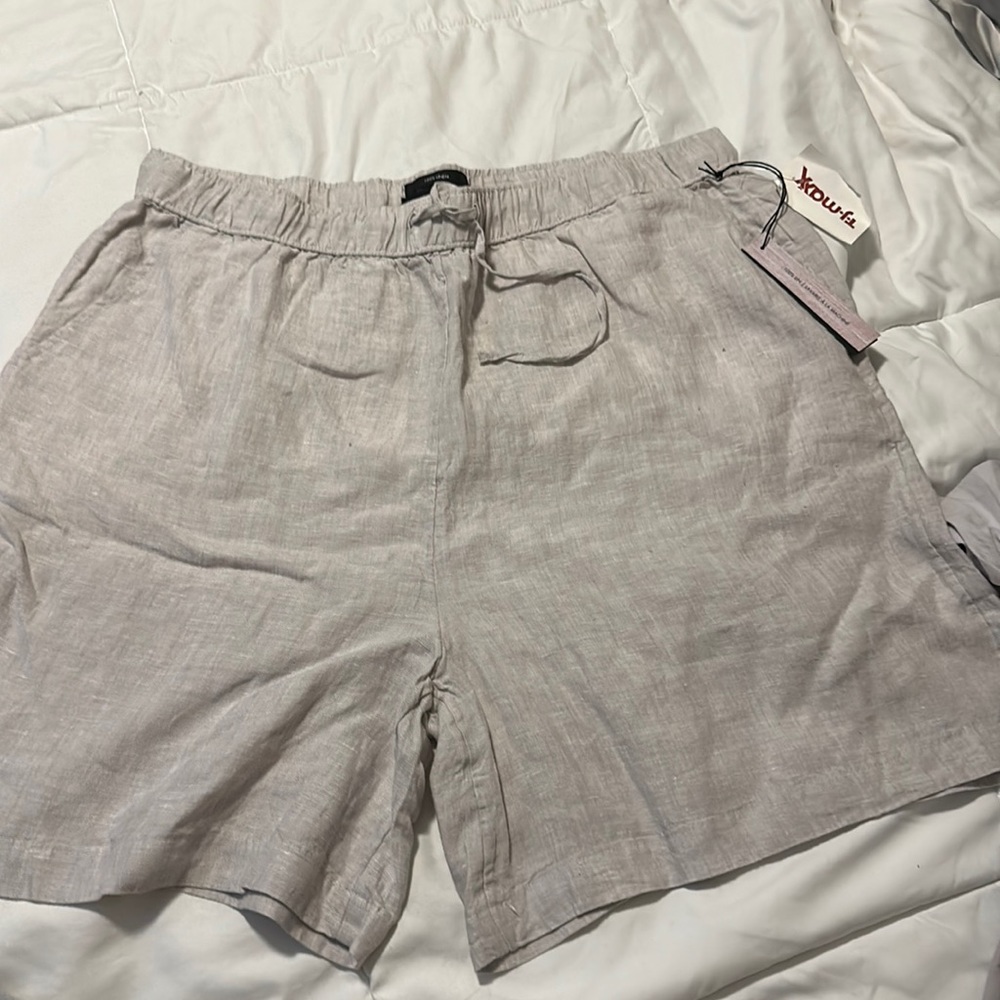 TAHARI - 100% linen women’s shorts size XL